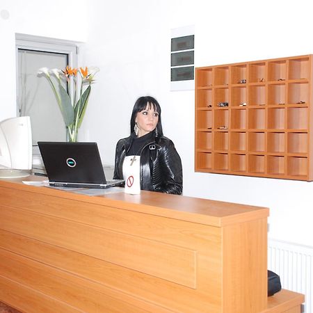 M Garni Hotel Vranje Buitenkant foto
