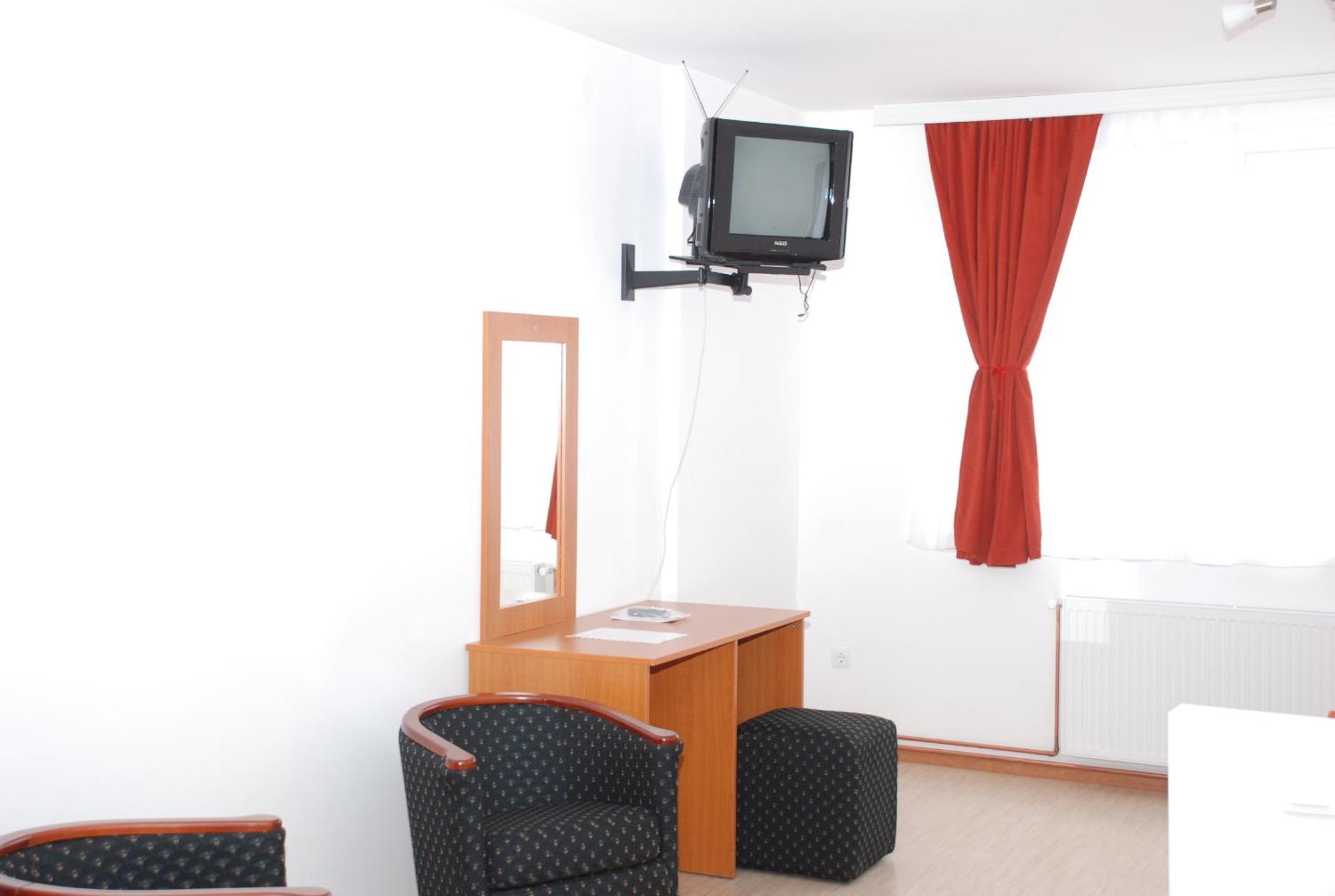 M Garni Hotel Vranje Buitenkant foto