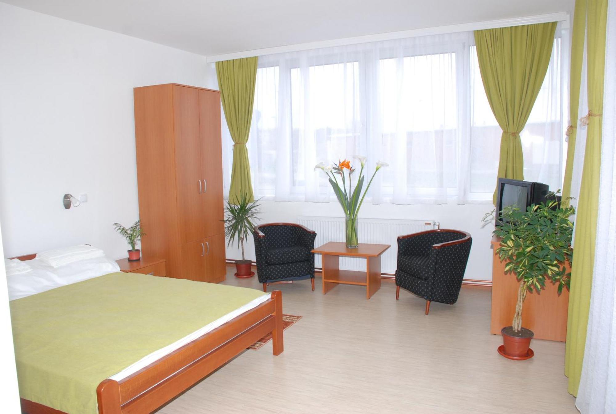 M Garni Hotel Vranje Buitenkant foto