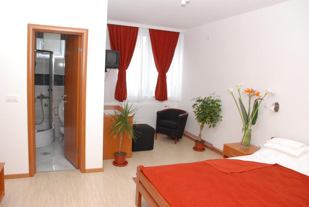 M Garni Hotel Vranje Kamer foto