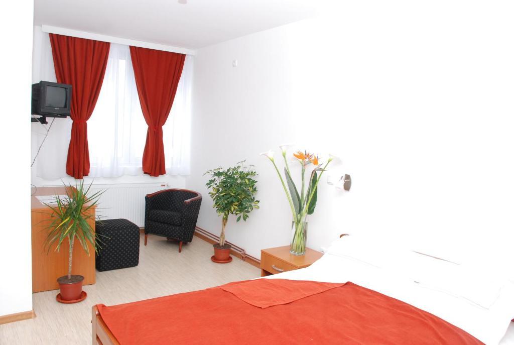 M Garni Hotel Vranje Kamer foto